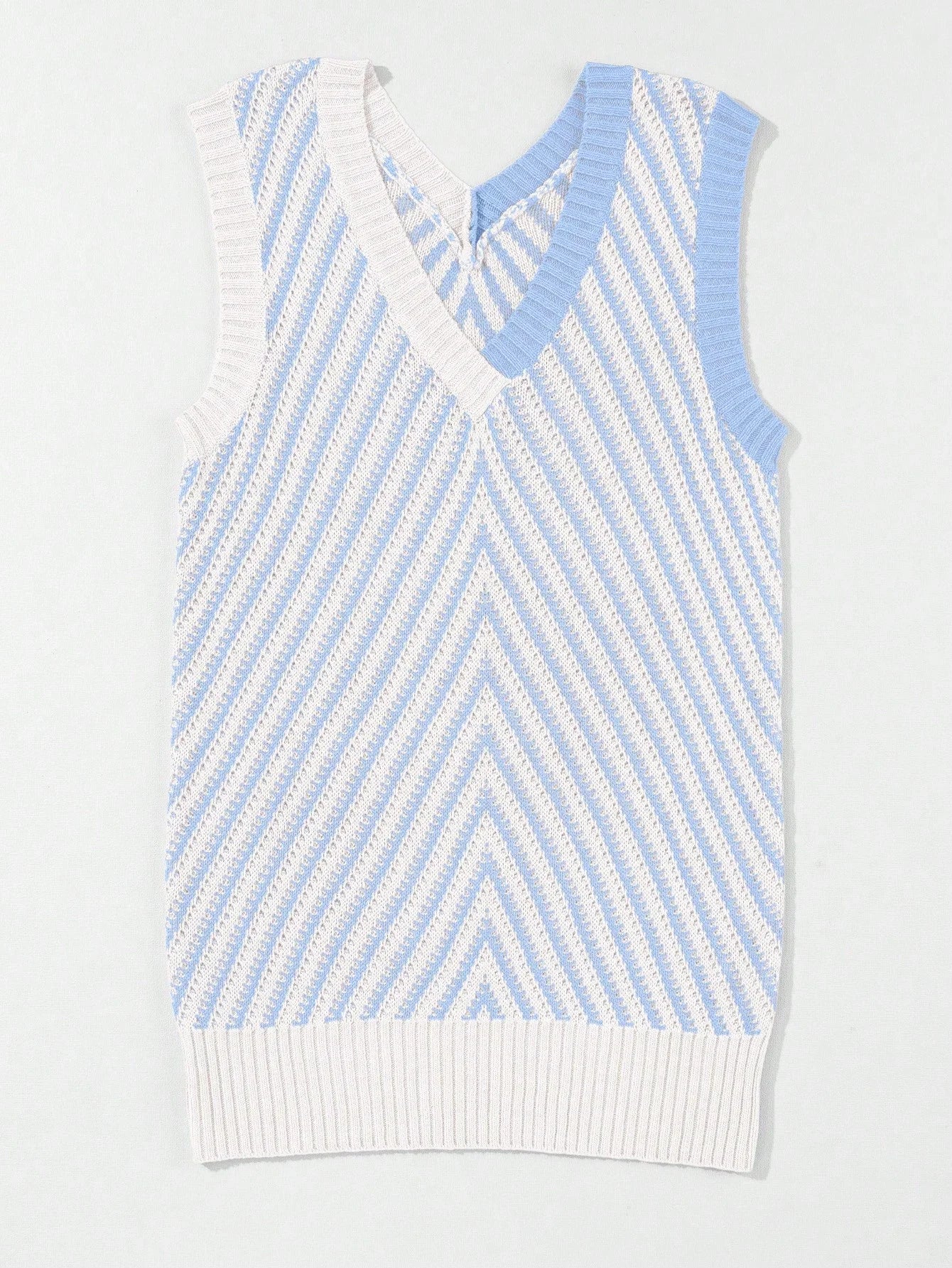 2026 New Women's Multi-Color Stripe Contrast Casual Ribbed V-Neck Vest Summer Vacation Style Ladies' Fashion Top