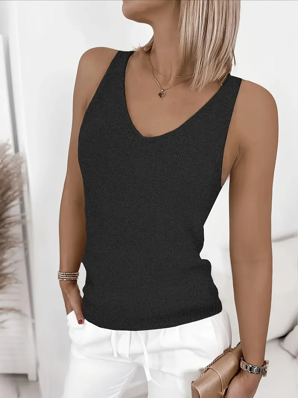 Women'S Spring/Summer Style, V-Neck, Casual, Versatile, Simple, Niche Fashion, Street Style, Solid Color, Knitted Sweater Vest.